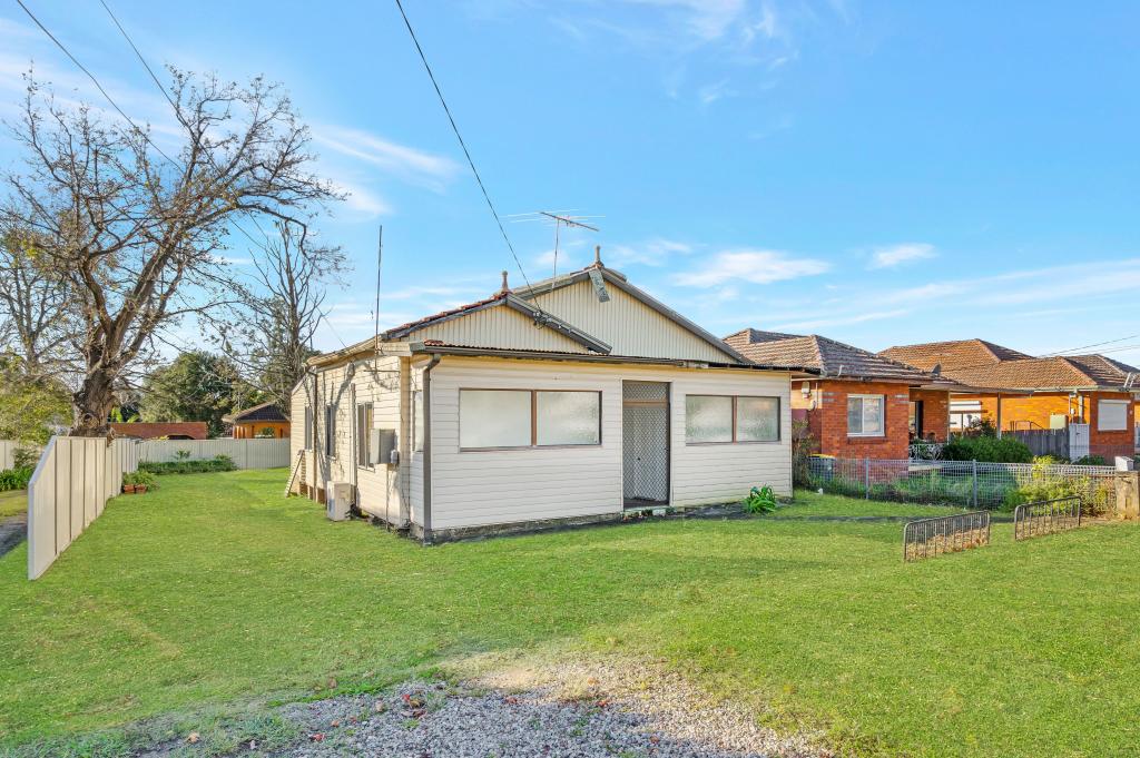 12 Richardson St, Fairfield, NSW 2165