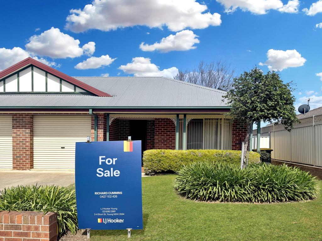 1/2 Old Barracks Lane, Young, NSW 2594