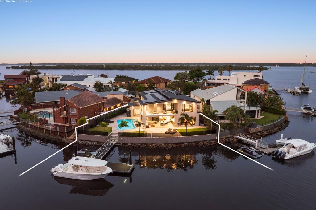 10 Sepik Pl, Runaway Bay, QLD 4216
