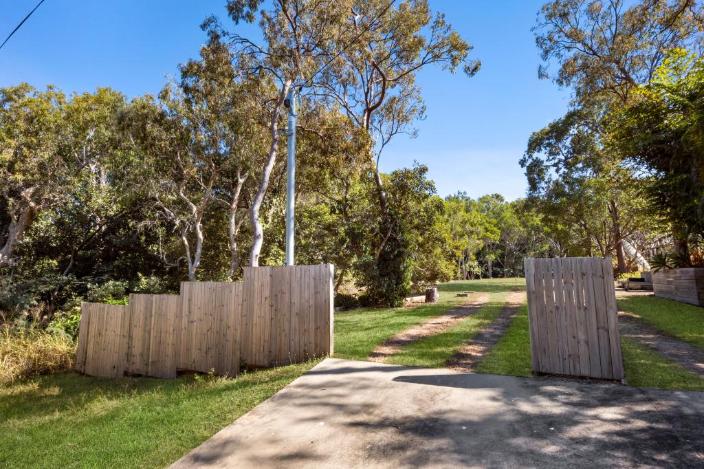 30-32 Birt St, Picnic Bay, QLD 4819