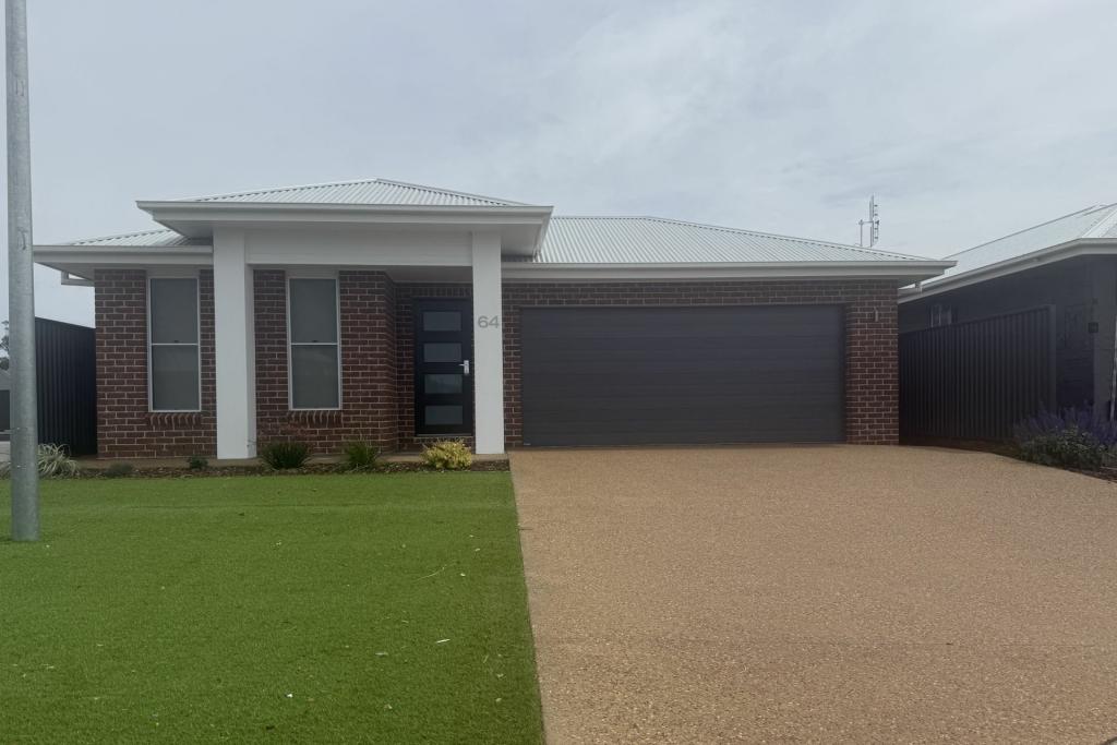 64 Manchurian Cct, Dubbo, NSW 2830