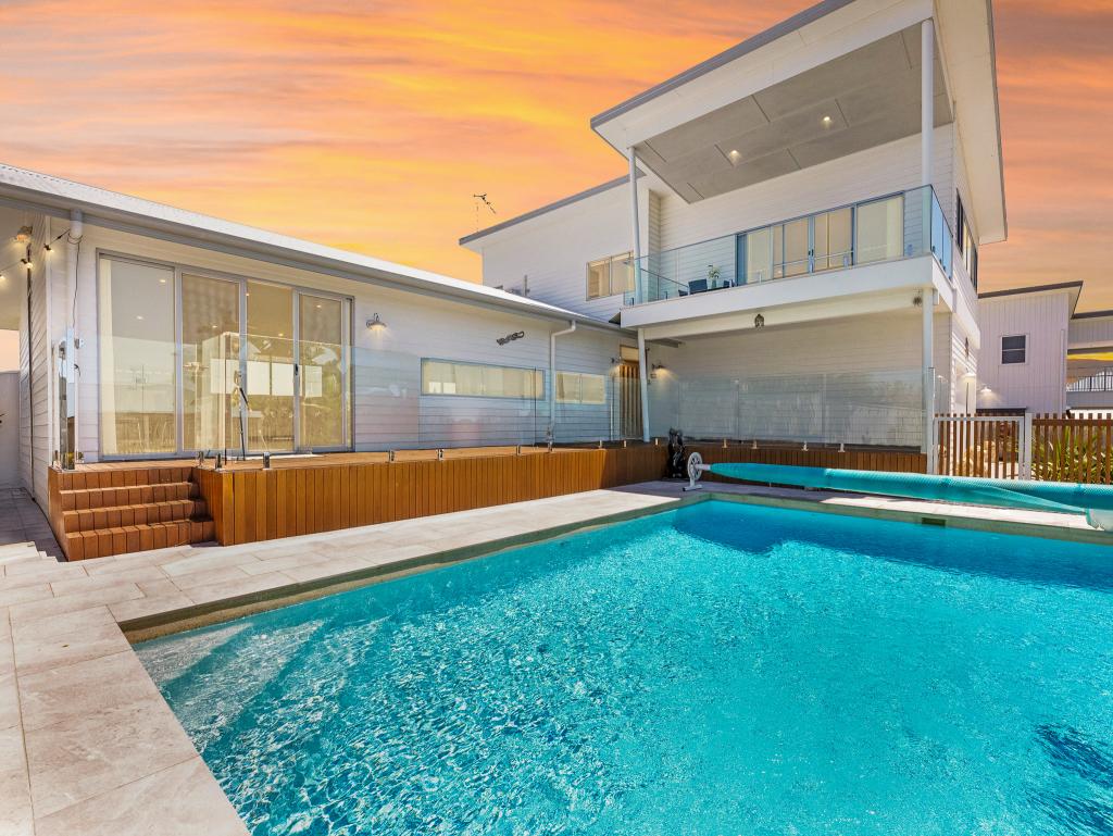 8 Highview Dr, Craignish, QLD 4655