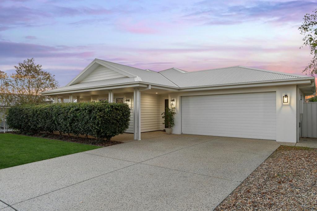 17 BONDI CRES, GOBBAGOMBALIN, NSW 2650