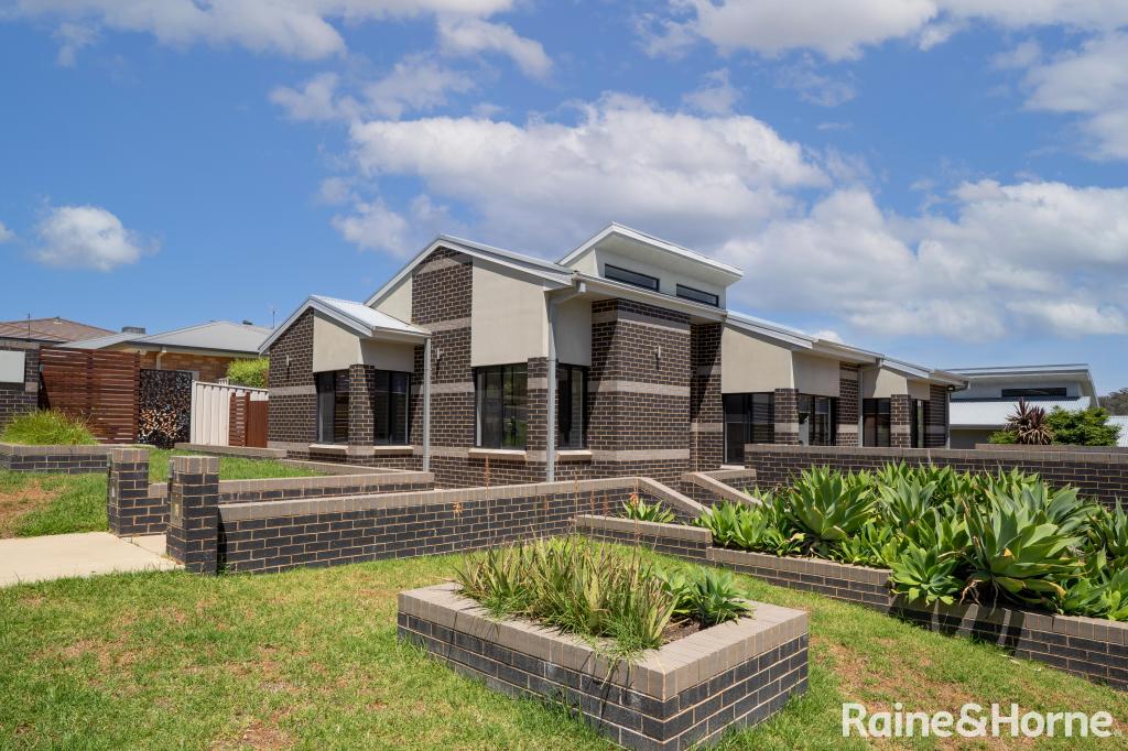 1/8 Balala Cres, Bourkelands, NSW 2650
