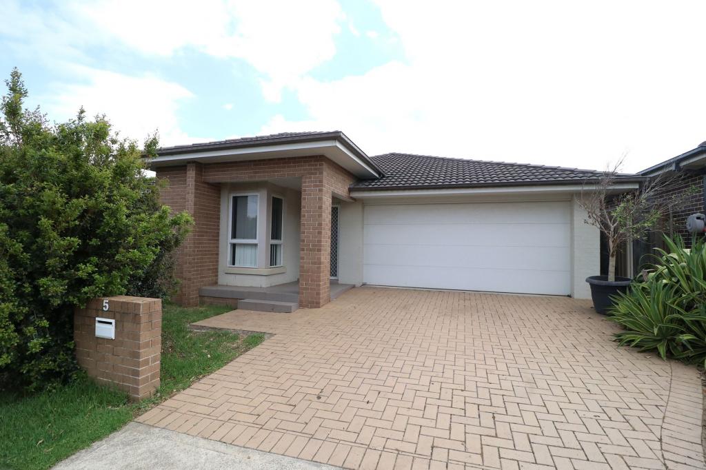 5 FURY ST, ORAN PARK, NSW 2570