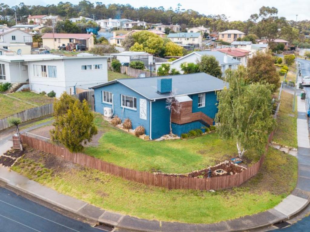 2 Waratah Rd, Risdon Vale, TAS 7016