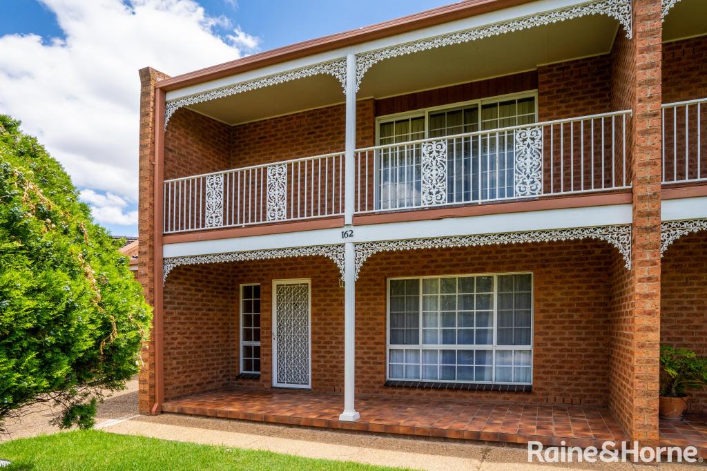 162 GURWOOD ST, WAGGA WAGGA, NSW 2650