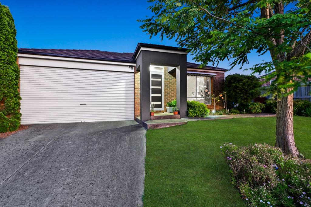 4 Marina Ct, Berwick, VIC 3806