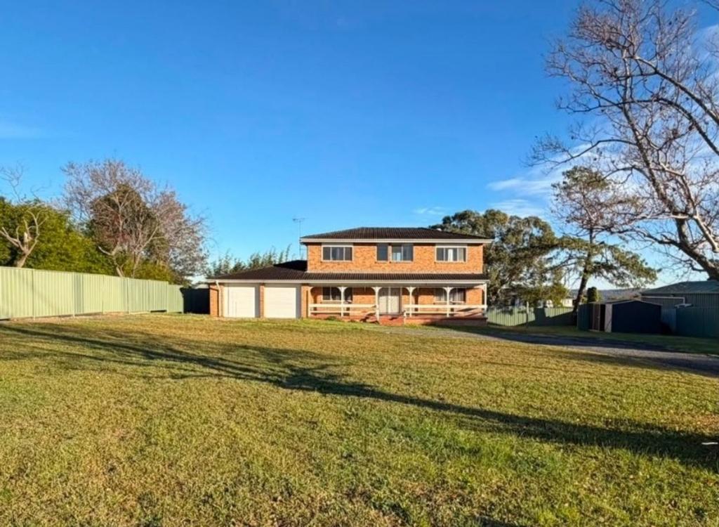 46 Eagleview Rd, Minto, NSW 2566