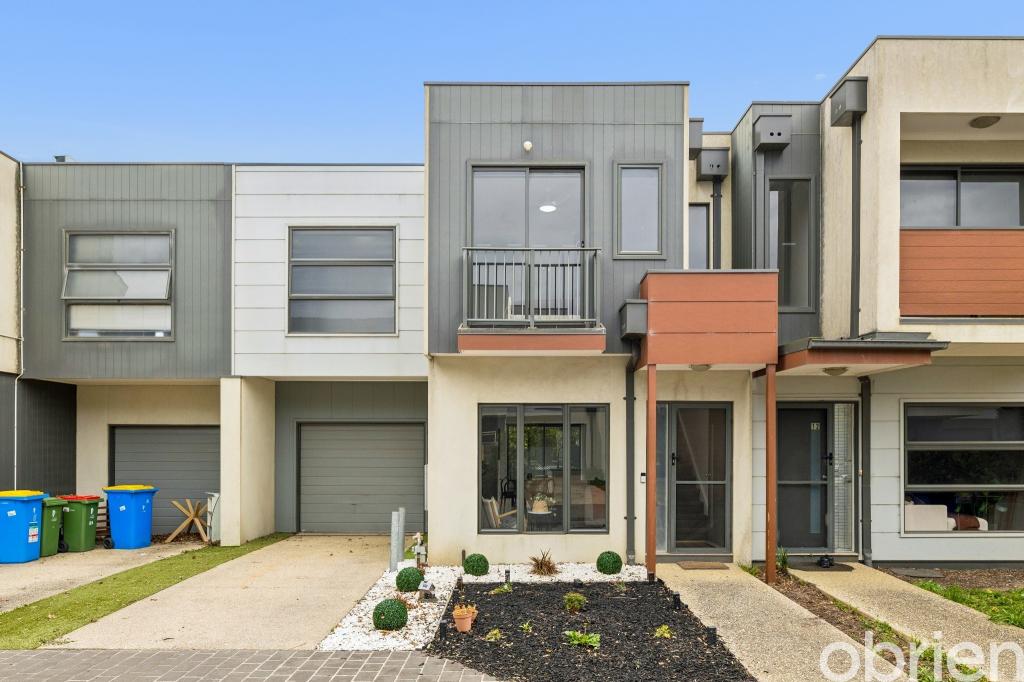 11 Queenie Way, Cranbourne West, VIC 3977