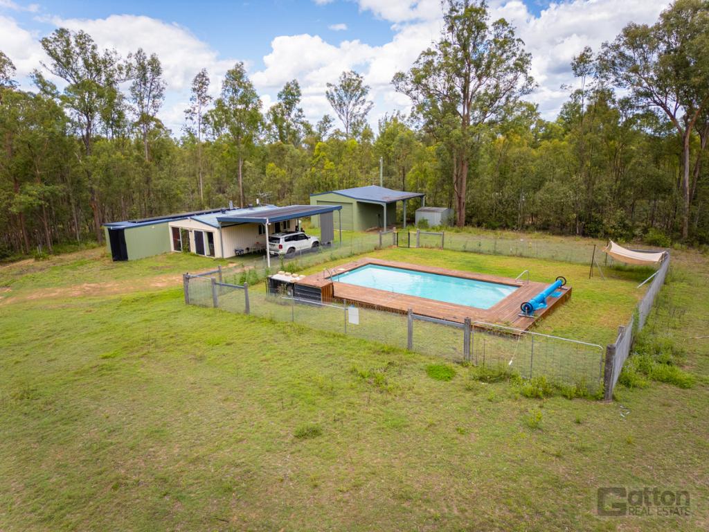 106 Cambridge Dr, Mount Hallen, QLD 4312