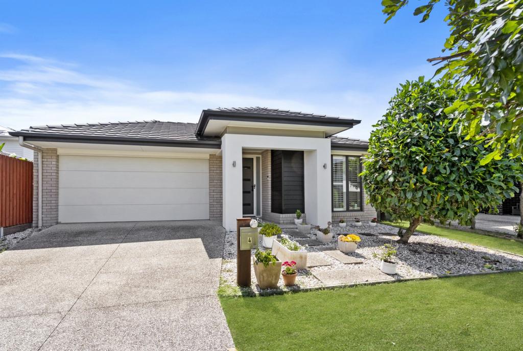 4 Majestic Cres, Hemmant, QLD 4174