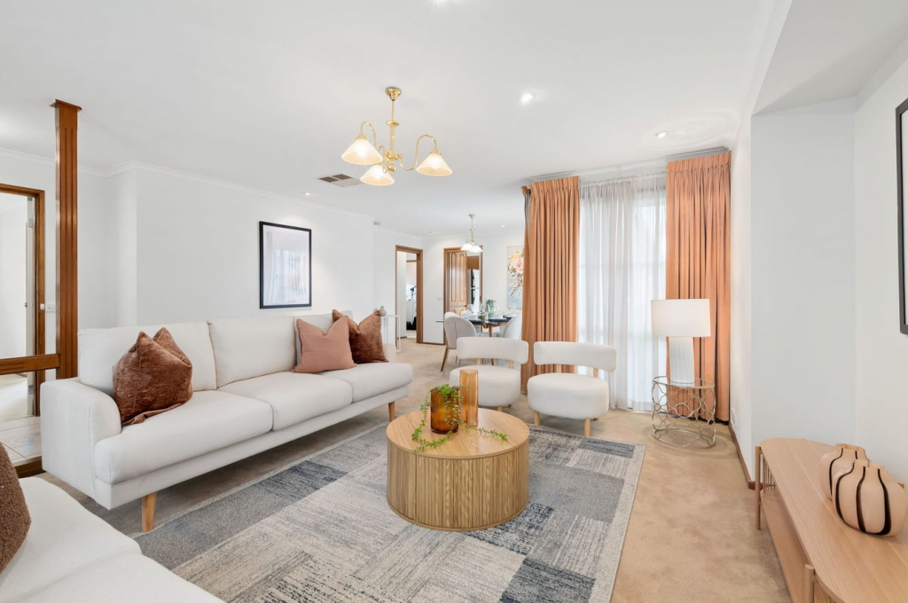 33 Blossom Park Dr, Mill Park, VIC 3082
