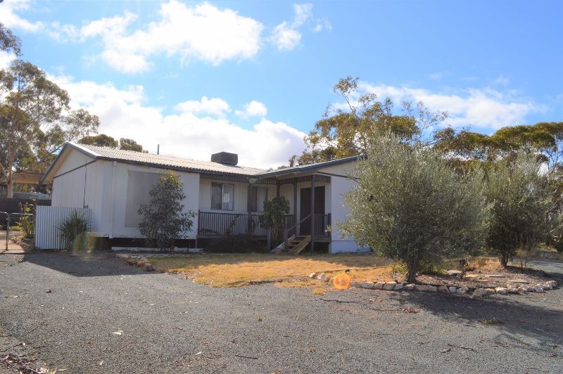 3 Larkin St, Kambalda East, WA 6442