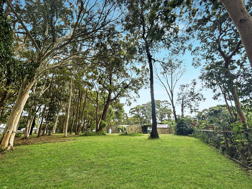 13-17 Parakeet St, Macleay Island, QLD 4184